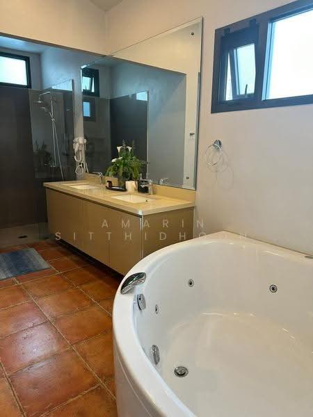 Thonglor pool villa, Bangkok, Khlong Tan Nua, Watthana, Bangkok, 5 Bedrooms, 800 sqm, Single Detached House For Rent, by Amarin Sitthidhoon, 500526064 - DDproperty.com