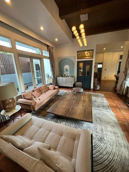 Thonglor pool villa, Bangkok, Khlong Tan Nua, Watthana, Bangkok, 5 Bedrooms, 800 sqm, Single Detached House For Rent, by Amarin Sitthidhoon, 500526064 - DDproperty.com