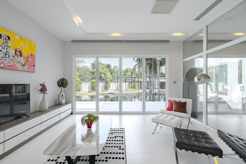 Panya Pattanakarn Village, Bangkok, Soi Phatthanakarn 30, Suan Luang, Bangkok, 5 Bedrooms, 600 sqm, Single Detached House For Sale, by Amarin Sitthidhoon, 500526086 - DDproperty.com