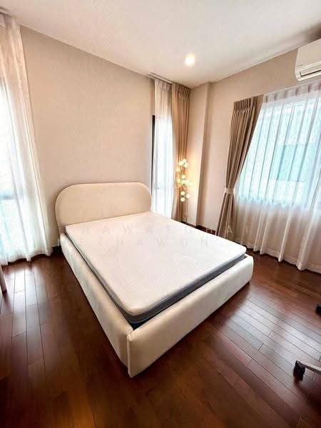 The City Ekkamai-Ladprao, Bangkok, Pradit Manutham Road, Phlapphla, Wang Thonglang, Bangkok, 4 Bedrooms, 309 sqm, Single Detached House For Rent, by Thawatchai Methawongworakul, 500526106 - DDproperty.com