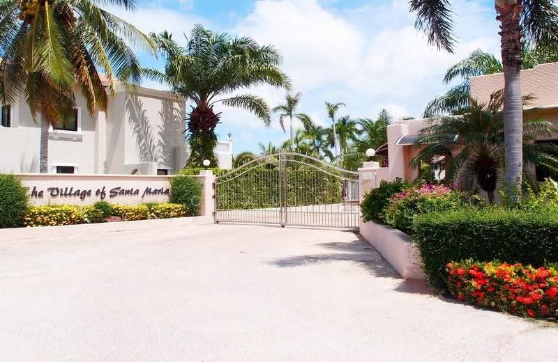 undefined, Chon Buri (Pattaya), Poong, Bang Lamung (Pattaya), Chon Buri (Pattaya), 4 Bedrooms, 375 sqm, Single Detached House For Rent, by Chalisa Kitilimtrakul, 500526107 - DDproperty.com