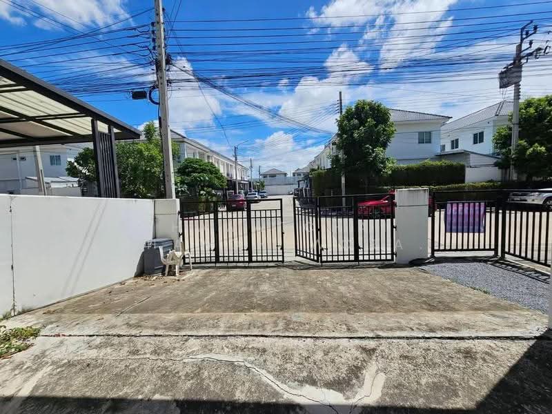 undefined, Bangkok, Saphan Sung, Bangkok, 4 Bedrooms, 325 sqm, Townhouse For Sale, by Thawatchai Methawongworakul, 500526110 - DDproperty.com