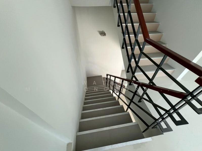undefined, Bangkok, Khlong Sam Prawet, Lat Krabang, Bangkok, 3 Bedrooms, 217 sqm, Townhouse For Rent, by Thawatchai Methawongworakul, 500526150 - DDproperty.com