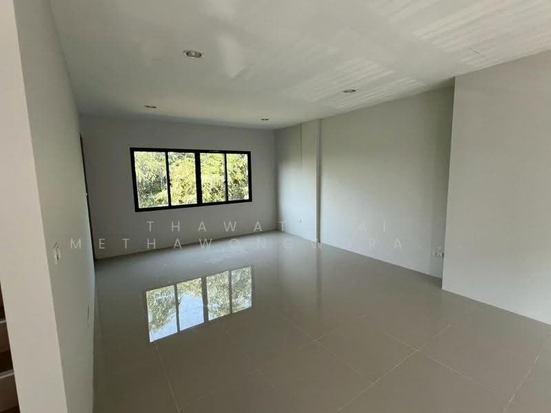 undefined, Bangkok, Khlong Sam Prawet, Lat Krabang, Bangkok, 3 Bedrooms, 217 sqm, Townhouse For Rent, by Thawatchai Methawongworakul, 500526150 - DDproperty.com