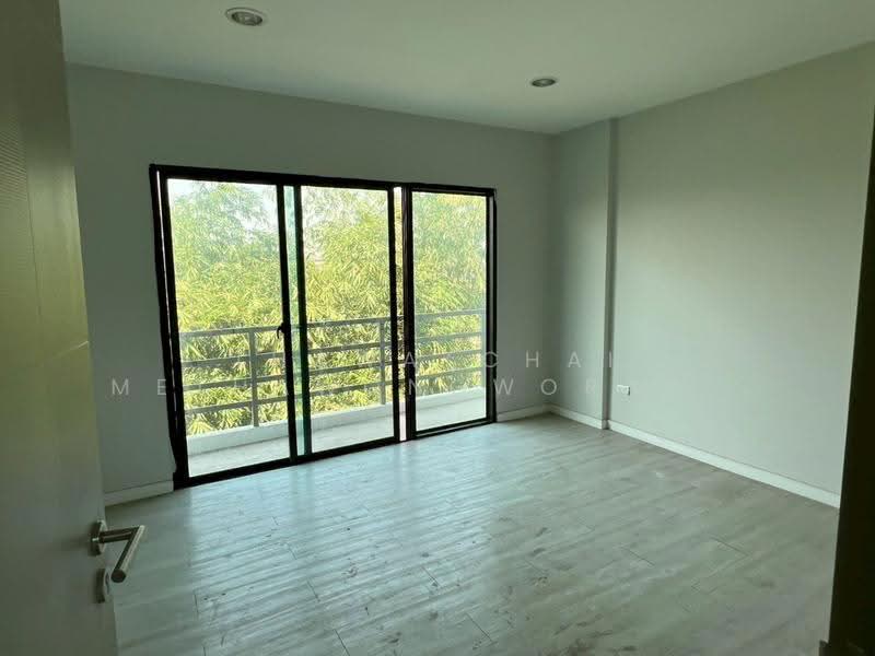 undefined, Bangkok, Khlong Sam Prawet, Lat Krabang, Bangkok, 3 Bedrooms, 217 sqm, Townhouse For Rent, by Thawatchai Methawongworakul, 500526150 - DDproperty.com