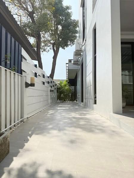 Areeya Mandarina Sukhumvit 77, Bangkok, Sukhumvit 77 Road (On Nut), Suan Luang, Bangkok, 3 Bedrooms, 204 sqm, Townhouse For Rent, by Thawatchai Methawongworakul, 500526160 - DDproperty.com