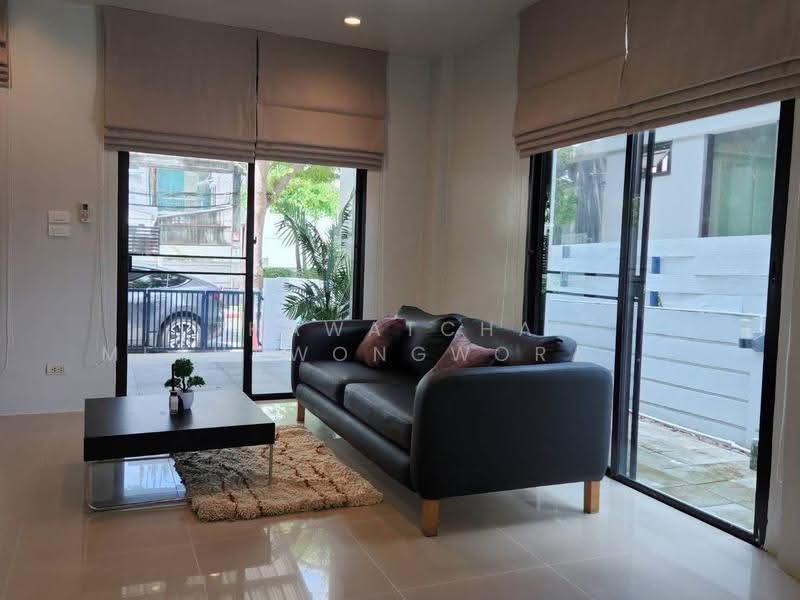 Areeya Mandarina Sukhumvit 77, Bangkok, Sukhumvit 77 Road (On Nut), Suan Luang, Bangkok, 3 Bedrooms, 204 sqm, Townhouse For Rent, by Thawatchai Methawongworakul, 500526160 - DDproperty.com