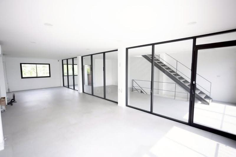 4-BR Townhouse, Bangkok, Praborommaharatchawang, Phra Nakhon, Bangkok, 4 Bedrooms, 288 sqm, Townhouse For Rent, by Sataporn Jalao, 500526165 - DDproperty.com