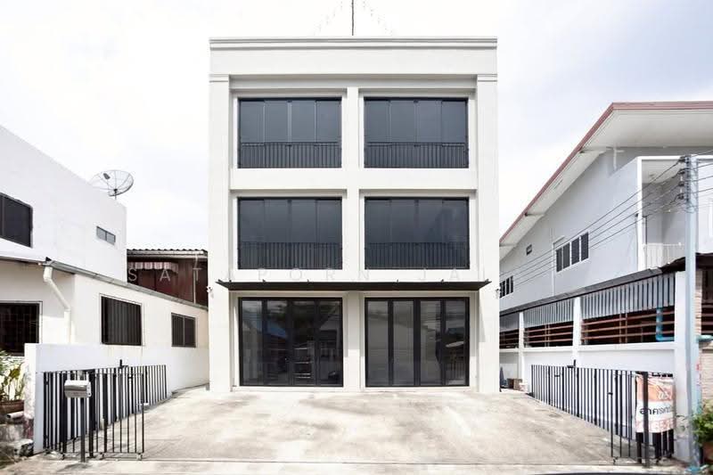 4-BR Townhouse, Bangkok, Praborommaharatchawang, Phra Nakhon, Bangkok, 4 Bedrooms, 288 sqm, Townhouse For Rent, by Sataporn Jalao, 500526165 - DDproperty.com