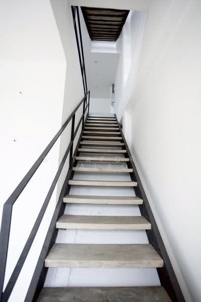 4-BR Townhouse, Bangkok, Praborommaharatchawang, Phra Nakhon, Bangkok, 4 Bedrooms, 288 sqm, Townhouse For Rent, by Sataporn Jalao, 500526165 - DDproperty.com