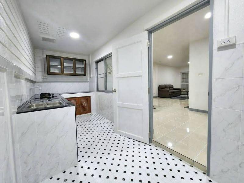 อีสเทิร์นแลนด์เฮ้าส์ 3 ศรีราชา, Chon Buri (Pattaya), Surasak, Si Racha, Chon Buri (Pattaya), 3 Bedrooms, 80 sqm, Townhouse For Sale, by A.T.A. Property, 500526166 - DDproperty.com
