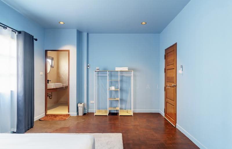 5-BR Townhouse, Bangkok, Khlong Tan Nua, Watthana, Bangkok, 5 Bedrooms, 240 sqm, Townhouse For Rent, by Sataporn Jalao, 500526173 - DDproperty.com