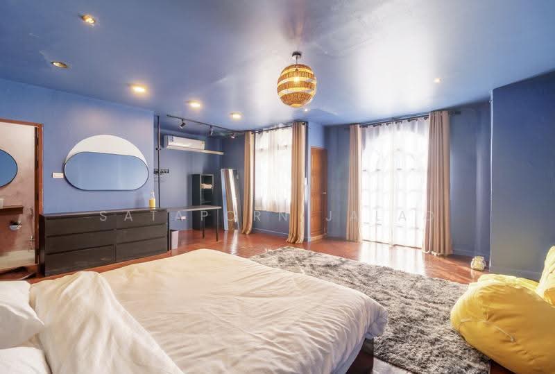 5-BR Townhouse, Bangkok, Khlong Tan Nua, Watthana, Bangkok, 5 Bedrooms, 240 sqm, Townhouse For Rent, by Sataporn Jalao, 500526173 - DDproperty.com