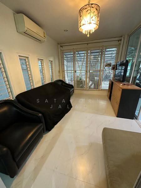 3-BR Townhouse, Bangkok, Din Daeng, Bangkok, 3 Bedrooms, 204 sqm, Townhouse For Sale, by Sataporn Jalao, 500526194 - DDproperty.com