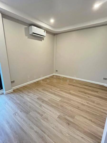 BRAND NEW LUXURY TOWNHOME AT Sukhumvit 50 For Rent, Bangkok, Phra Kanong, Khlong Toei, Bangkok, 3 Bedrooms, 220 sqm, Townhouse For Rent, by Suphanan Saengsak, 500526201 - DDproperty.com