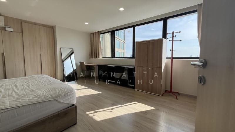 President Park Sukhumvit 24, Bangkok, 99 Sukhumvit 24 Alley, Khlongtoei Nua, Watthana, Bangkok, 4 Bedrooms, 223 sqm, Condo For Sale, by Yaninatta Jaturaphut, 500526237 - DDproperty.com