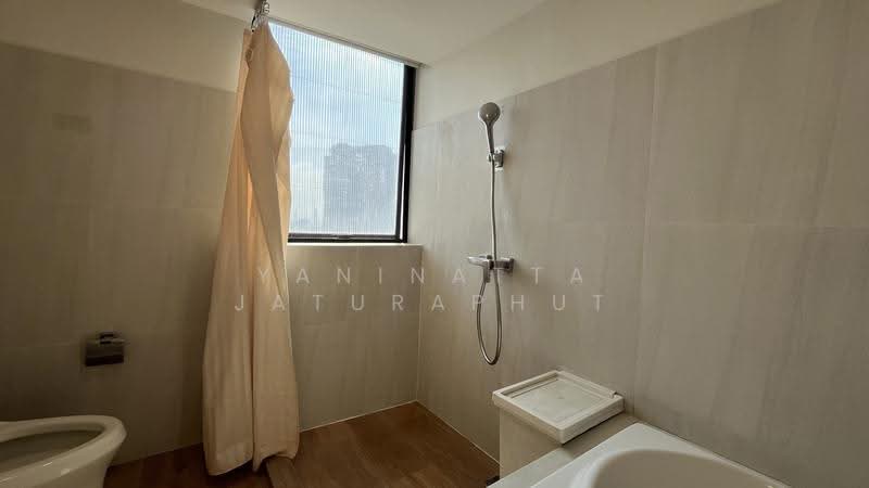President Park Sukhumvit 24, Bangkok, 99 Sukhumvit 24 Alley, Khlongtoei Nua, Watthana, Bangkok, 4 Bedrooms, 223 sqm, Condo For Sale, by Yaninatta Jaturaphut, 500526237 - DDproperty.com