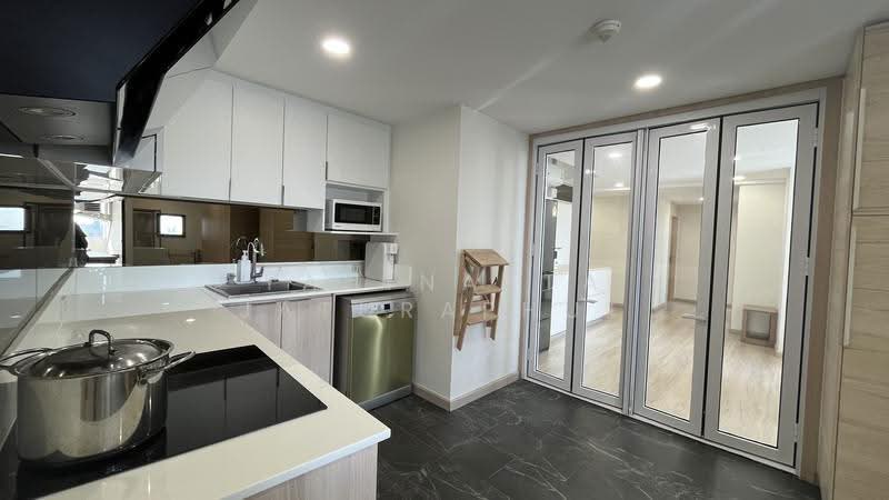 President Park Sukhumvit 24, Bangkok, 99 Sukhumvit 24 Alley, Khlongtoei Nua, Watthana, Bangkok, 4 Bedrooms, 223 sqm, Condo For Sale, by Yaninatta Jaturaphut, 500526237 - DDproperty.com