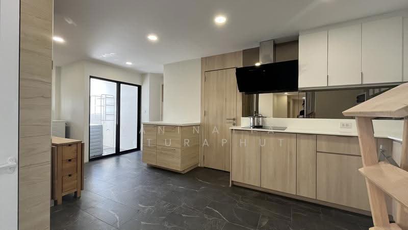 President Park Sukhumvit 24, Bangkok, 99 Sukhumvit 24 Alley, Khlongtoei Nua, Watthana, Bangkok, 4 Bedrooms, 223 sqm, Condo For Sale, by Yaninatta Jaturaphut, 500526237 - DDproperty.com