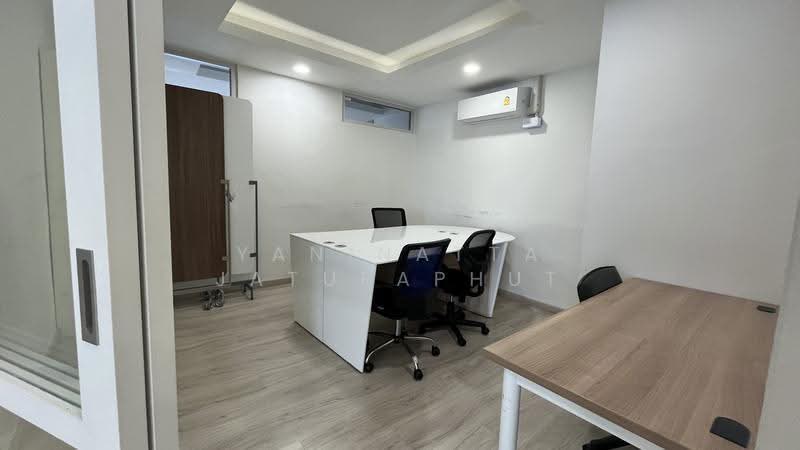 President Park Sukhumvit 24, Bangkok, 99 Sukhumvit 24 Alley, Khlongtoei Nua, Watthana, Bangkok, 4 Bedrooms, 223 sqm, Condo For Sale, by Yaninatta Jaturaphut, 500526237 - DDproperty.com