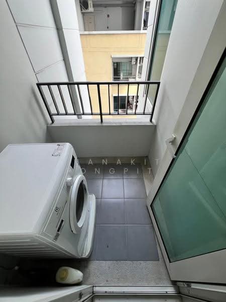 Siri At Sukhumvit, Bangkok, 902 Sukhumvit Road, Phra Kanong, Khlong Toei, Bangkok, 2 Bedrooms, 74 sqm, Condo For Rent, by Thanakit Pongpit, 500526241 - DDproperty.com