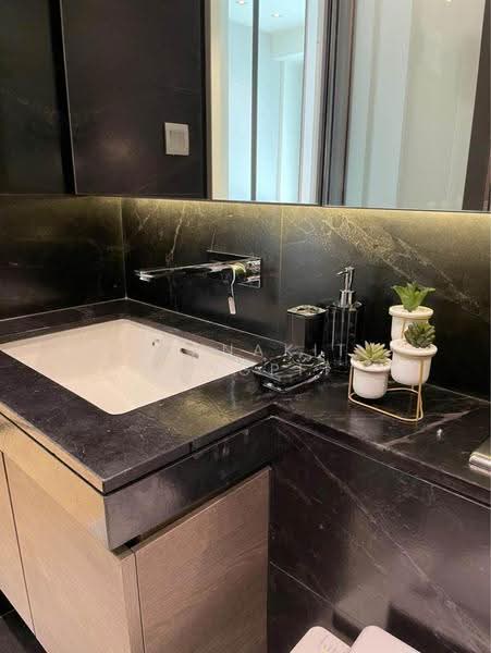 28 Chidlom, Bangkok, 28 Chit Lom Alley, Lumphini, Pathum Wan, Bangkok, 1 Bedroom, 44 sqm, Condo For Rent, by Thanakit Pongpit, 500526249 - DDproperty.com