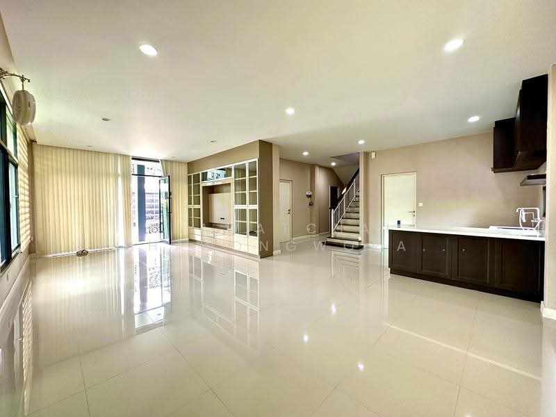 Setthasiri Pattanakarn, Bangkok, Phatthanakan-Onnut Road (New Cut), Prawet, Bangkok, 4 Bedrooms, 224 sqm, Single Detached House For Sale, by Thawatchai Methawongworakul, 500526279 - DDproperty.com