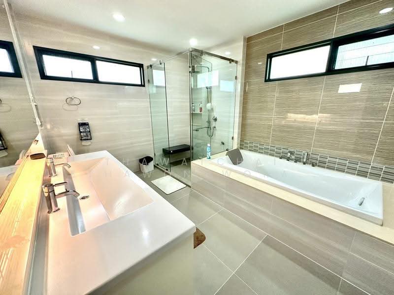 Setthasiri Pattanakarn, Bangkok, Phatthanakan-Onnut Road (New Cut), Prawet, Bangkok, 4 Bedrooms, 224 sqm, Single Detached House For Sale, by Thawatchai Methawongworakul, 500526279 - DDproperty.com