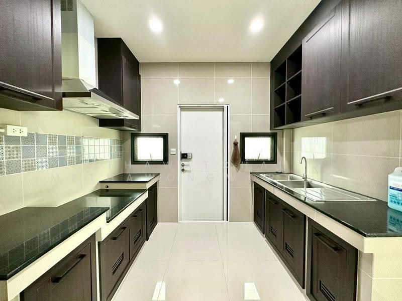 Setthasiri Pattanakarn, Bangkok, Phatthanakan-Onnut Road (New Cut), Prawet, Bangkok, 4 Bedrooms, 224 sqm, Single Detached House For Sale, by Thawatchai Methawongworakul, 500526279 - DDproperty.com