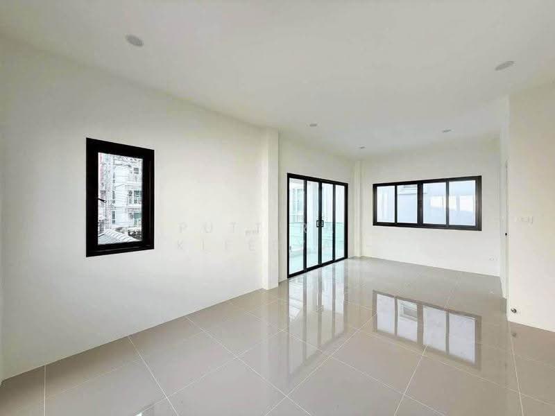 3-BR House, Phuket, Kathu, Phuket, 3 Bedrooms, 204 sqm, Single Detached House For Sale, by Puttirat Kleebyam, 500526291 - DDproperty.com