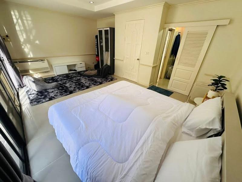 4-BR Townhouse, Bangkok, Praborommaharatchawang, Phra Nakhon, Bangkok, 4 Bedrooms, 350 sqm, Townhouse For Rent, by Sataporn Jalao, 500526298 - DDproperty.com