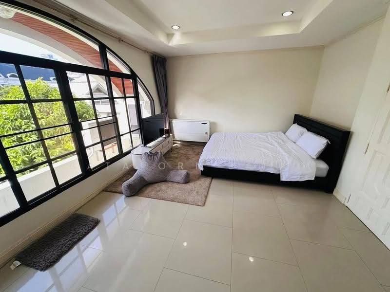 4-BR Townhouse, Bangkok, Praborommaharatchawang, Phra Nakhon, Bangkok, 4 Bedrooms, 350 sqm, Townhouse For Rent, by Sataporn Jalao, 500526298 - DDproperty.com