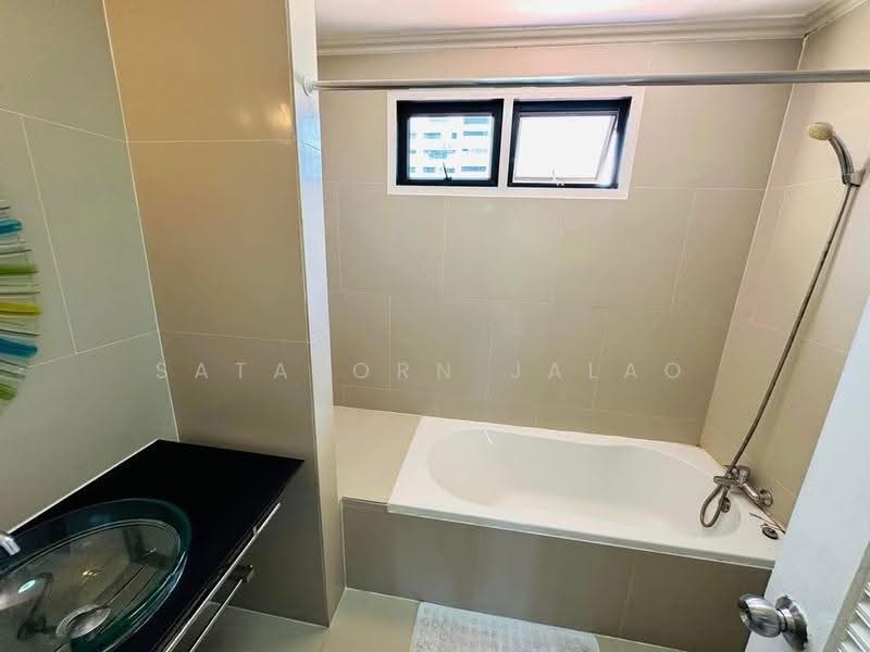 4-BR Townhouse, Bangkok, Praborommaharatchawang, Phra Nakhon, Bangkok, 4 Bedrooms, 350 sqm, Townhouse For Rent, by Sataporn Jalao, 500526298 - DDproperty.com