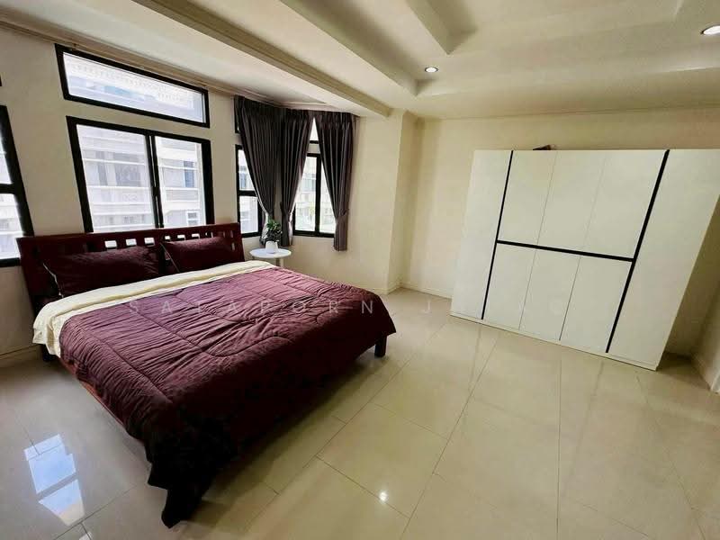 Moo Baan Chicha Castle, Bangkok, Sukhumvit 31, Khlongtoei Nua, Watthana, Bangkok, 4 Bedrooms, 350 sqm, Townhouse For Rent, by Sataporn Jalao, 500526307 - DDproperty.com