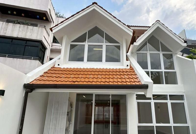 3-BR House, Bangkok, Khlong Tan Nua, Watthana, Bangkok, 3 Bedrooms, 400 sqm, Single Detached House For Rent, by Sataporn Jalao, 500526317 - DDproperty.com