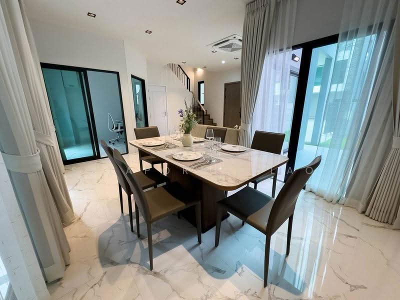 5-BR House, Bangkok, Din Daeng, Bangkok, 5 Bedrooms, 235 sqm, Single Detached House For Rent, by Sataporn Jalao, 500526362 - DDproperty.com