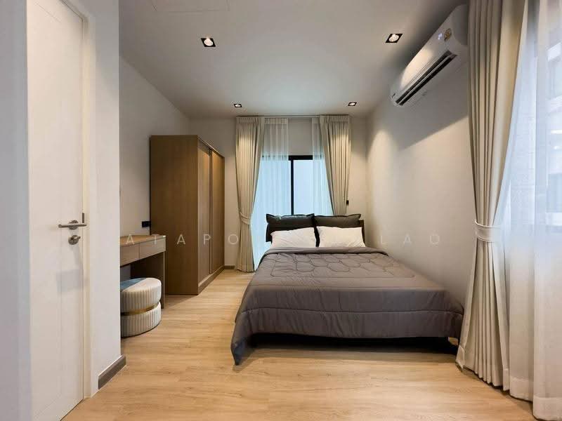 5-BR House, Bangkok, Din Daeng, Bangkok, 5 Bedrooms, 235 sqm, Single Detached House For Rent, by Sataporn Jalao, 500526362 - DDproperty.com