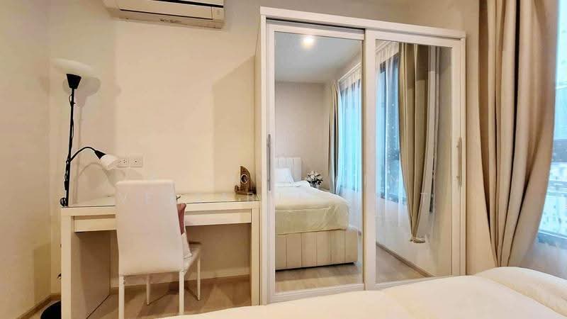 Life Asoke, Bangkok, Asoke-Dindang Road, Bang Kapi, Huai Khwang, Bangkok, 1 Bedroom, 30 sqm, Condo For Rent, by Poonyaporn Veerabulyarit, 500526416 - DDproperty.com