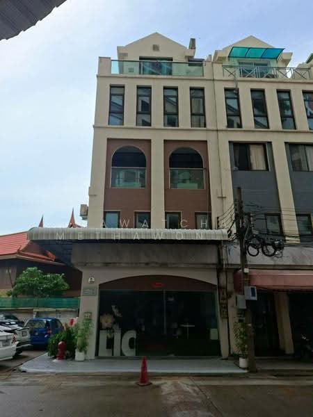 The Winning Tower, Bangkok, 958 Sukhumvit 71 Road, Khlong Tan Nua, Watthana, Bangkok, 1 Bedroom, 55 sqm, Condo For Rent, by Thawatchai Methawongworakul, 500526432 - DDproperty.com