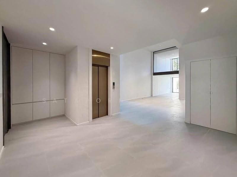 5-BR Townhouse, Bangkok, Phra Kanong Nua, Watthana, Bangkok, 5 Bedrooms, 547 sqm, Townhouse For Sale, by Sataporn Jalao, 500526433 - DDproperty.com