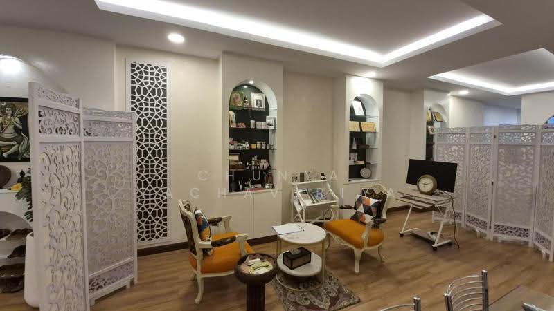 Supalai Place Sukhumvit 39, Bangkok, 175-179 Soi Sukhumvit 39 Sukhumvit Road, Khlong Tan Nua, Watthana, Bangkok, Studio, 56 sqm, Condo For Sale, by Chunya Tachaviriya, 500526440 - DDproperty.com