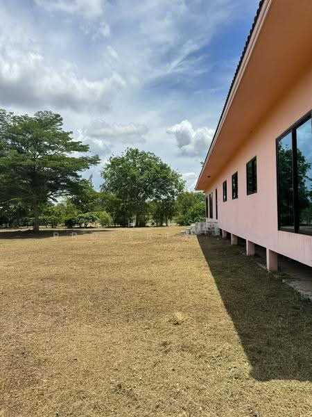 Land and house for sale in Phanat Nikhom, Chonburi. Beautiful house, move in Ready, Chon Buri (Pattaya), Phanat Nikhom, Chon Buri (Pattaya), , 8,708 sqm, Land For Sale, by A House Property Co.,Ltd., 500526466 - DDproperty.com