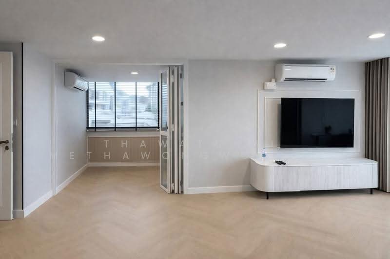 Supalai Place Sukhumvit 39, Bangkok, 175-179 Soi Sukhumvit 39 Sukhumvit Road, Khlong Tan Nua, Watthana, Bangkok, 3 Bedrooms, 133 sqm, Condo For Sale, by Thawatchai Methawongworakul, 500526491 - DDproperty.com