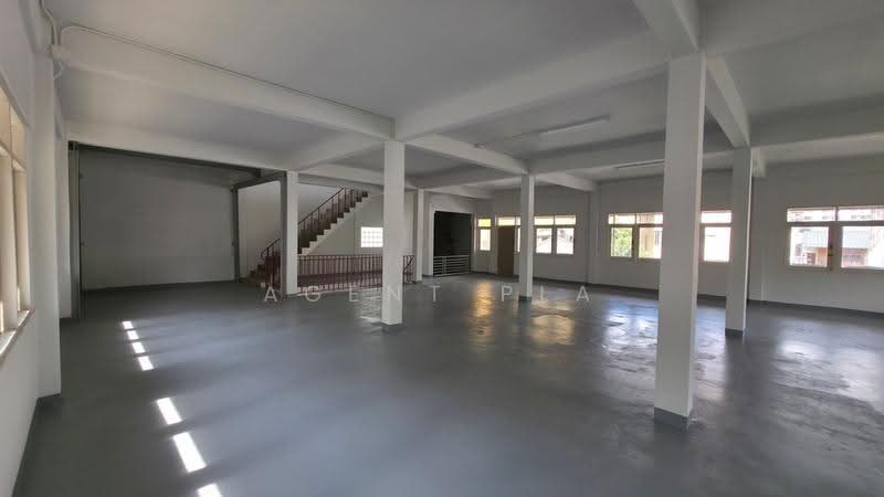 For Rent/Sale: 3-Story Commercial Building ,Soi Pracha Songkhro 2, near MRT Rama 9 (SPSAD4152), Bangkok, Din Daeng, Bangkok, , 624 sqm, Shophouse For Sale, by Agent Pla, 500526516 - DDproperty.com