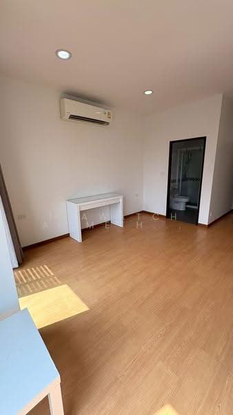4-BR Townhouse, Bangkok, Bang Chak, Phra Khanong, Bangkok, 4 Bedrooms, 230 sqm, Townhouse For Rent, by Thawatchai Methawongworakul, 500526536 - DDproperty.com