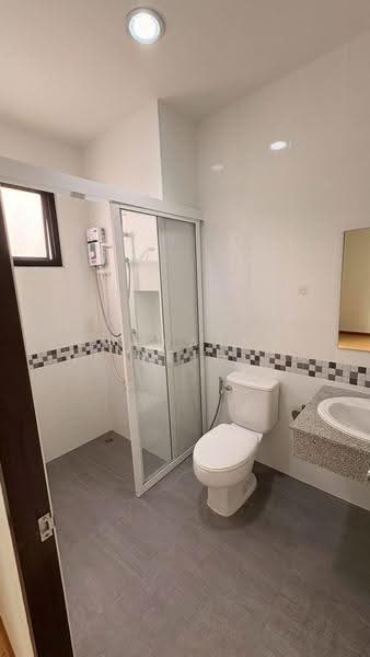 4-BR Townhouse, Bangkok, Bang Chak, Phra Khanong, Bangkok, 4 Bedrooms, 230 sqm, Townhouse For Rent, by Thawatchai Methawongworakul, 500526536 - DDproperty.com