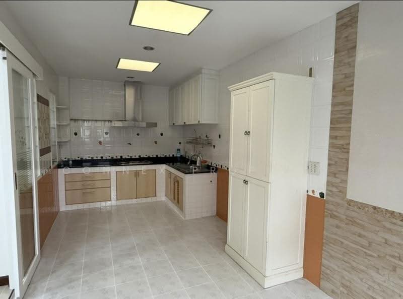 Ratirom Ville, Bangkok, สวนผัก, Taling Chan, Bangkok, 3 Bedrooms, 175 sqm, Townhouse For Sale, by Connex Property, 500526677 - DDproperty.com