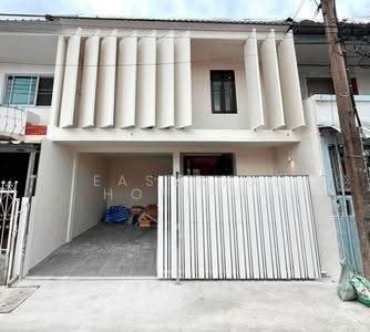 ขาย - Townhouse Area Latphrao, กรุงเทพ