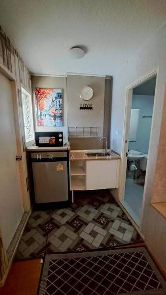 Lumpini Condo Town Romklao-Suvarnabhumi, Bangkok, Rom Klao Road 1, Khlong Sam Prawet, Lat Krabang, Bangkok, 2 Bedrooms, 44 sqm, Condo For Sale, by NR AGENT, 500526808 - DDproperty.com