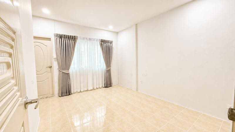 หมู่บ้านกรุุงทอง สายไหม33, Bangkok, สายไหม33, Sai Mai, Bangkok, 2 Bedrooms, 80 sqm, Townhouse For Sale, by นภัสศรณ์ วงศ์สินไทยกร (นันท์), 500526954 - DDproperty.com